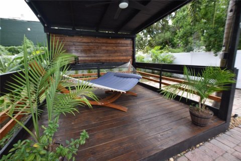 House in Orlando, Florida 3 bedrooms, 191.47 sq.m. № 2237735 - photo 10