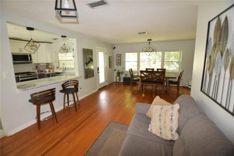House in Orlando, Florida 3 bedrooms, 191.47 sq.m. № 2237735 - photo 29