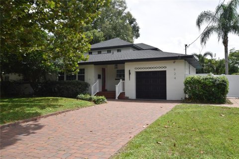 House in Orlando, Florida 3 bedrooms, 191.47 sq.m. № 2237735 - photo 2