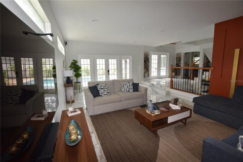House in Orlando, Florida 3 bedrooms, 191.47 sq.m. № 2237735 - photo 19