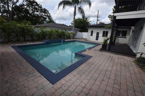 House in Orlando, Florida 3 bedrooms, 191.47 sq.m. № 2237735 - photo 8