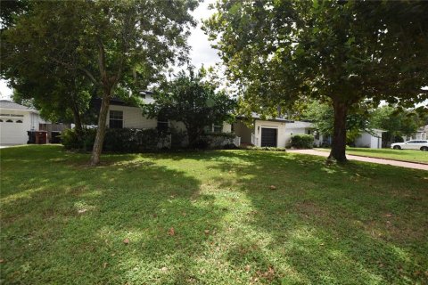 House in Orlando, Florida 3 bedrooms, 191.47 sq.m. № 2237735 - photo 3