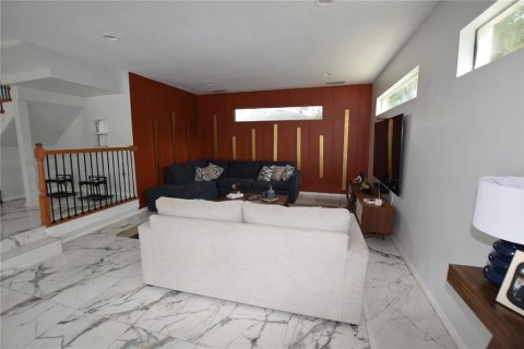 House in Orlando, Florida 3 bedrooms, 191.47 sq.m. № 2237735 - photo 18