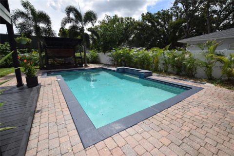 House in Orlando, Florida 3 bedrooms, 191.47 sq.m. № 2237735 - photo 5