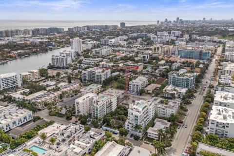 Condo in Bay Harbor Islands, Florida, 2 bedrooms  № 1875405 - photo 24