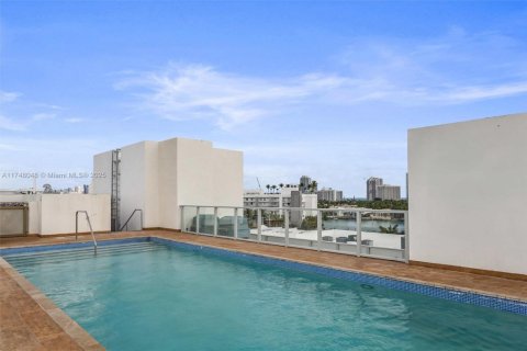 Condo in Bay Harbor Islands, Florida, 2 bedrooms  № 1875405 - photo 30