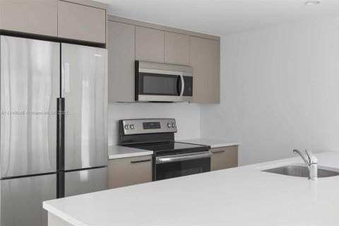 Condo in Bay Harbor Islands, Florida, 2 bedrooms  № 1875405 - photo 2