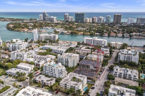 Condo in Bay Harbor Islands, Florida, 2 bedrooms  № 1875405 - photo 26