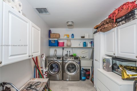 Купить виллу или дом в Майами, Флорида 4 спальни, 377.37м2, № 1957834 - фото 12