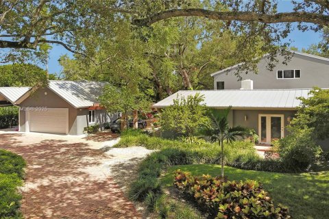 Купить виллу или дом в Майами, Флорида 4 спальни, 377.37м2, № 1957834 - фото 1