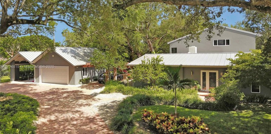 Дом в Майами, Флорида 4 спальни, 377.37м2 № 1957834