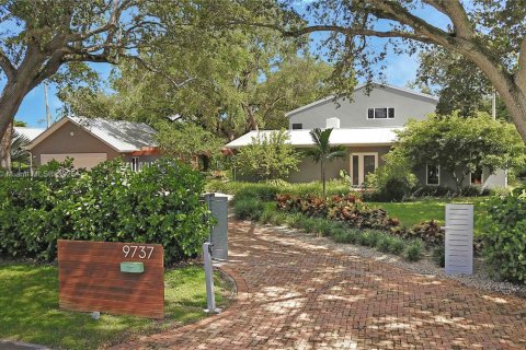 Купить виллу или дом в Майами, Флорида 4 спальни, 377.37м2, № 1957834 - фото 2