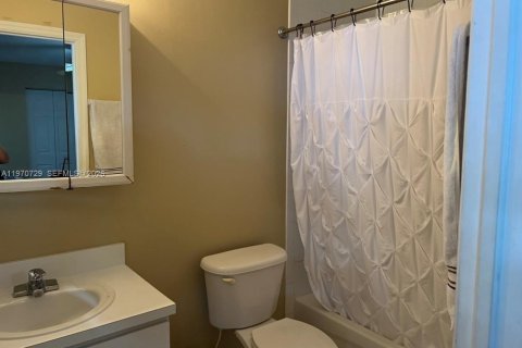 Купить виллу или дом в Хомстед, Флорида 3 спальни, 113.43м2, № 2032618 - фото 10