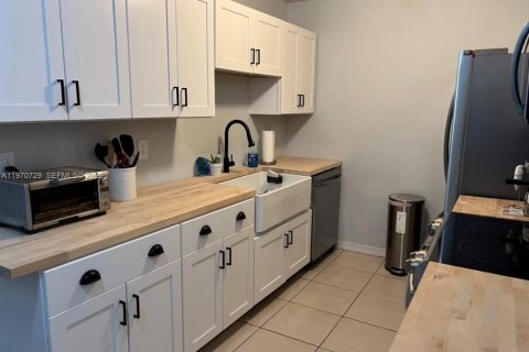 Купить виллу или дом в Хомстед, Флорида 3 спальни, 113.43м2, № 2032618 - фото 4