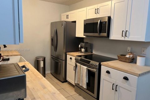 Купить виллу или дом в Хомстед, Флорида 3 спальни, 113.43м2, № 2032618 - фото 3