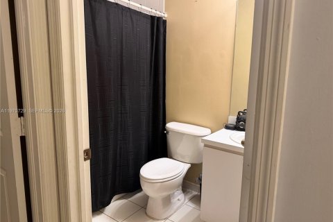 Купить виллу или дом в Хомстед, Флорида 3 спальни, 113.43м2, № 2032618 - фото 8