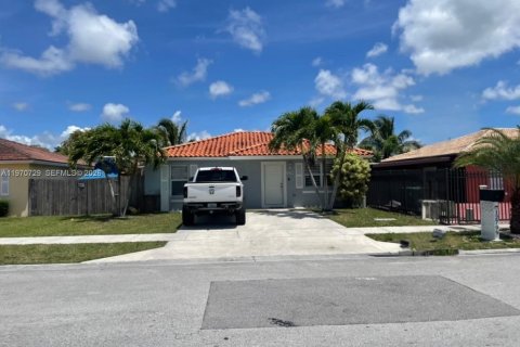 Дом в Хомстед, Флорида 3 спальни, 113.43м2 № 2032618