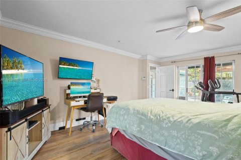 House in Miami, Florida 3 bedrooms, 141.58 sq.m. № 2009518 - photo 27