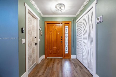 House in Miami, Florida 3 bedrooms, 141.58 sq.m. № 2009518 - photo 5