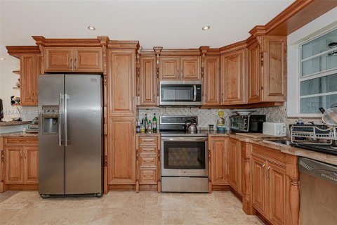 Touwnhouse à louer à Hollywood, Floride: 2 chambres, 135.64 m2 № 2168192 - photo 14