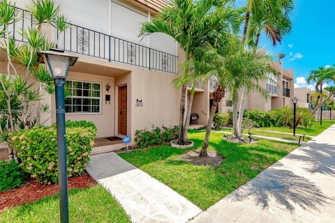 Touwnhouse à Hollywood, Floride 2 chambres, 135.64 m2 № 2168192