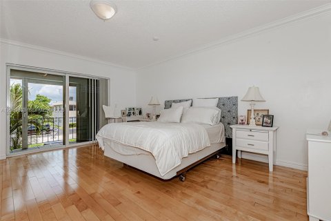 Touwnhouse à louer à Hollywood, Floride: 2 chambres, 135.64 m2 № 2168192 - photo 18