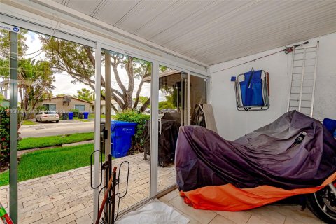 Touwnhouse à louer à Hollywood, Floride: 2 chambres, 135.64 m2 № 2168192 - photo 4