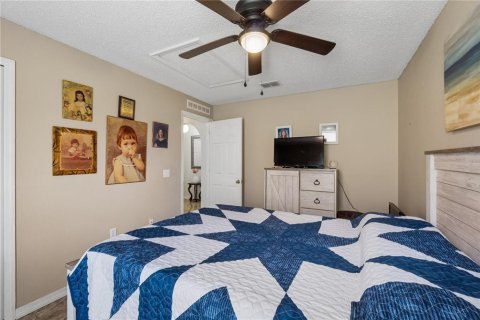 House in Orlando, Florida 3 bedrooms, 174.19 sq.m. № 2258783 - photo 13