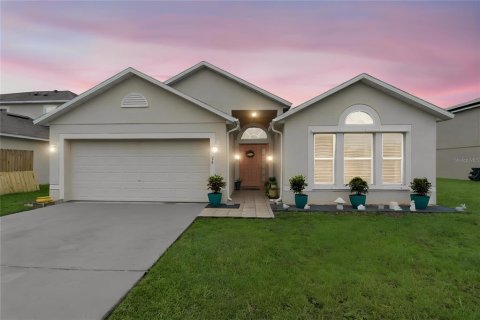 House in Orlando, Florida 3 bedrooms, 174.19 sq.m. № 2258783 - photo 2