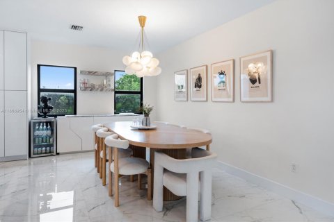 Casa en venta en Miami, Florida, 4 dormitorios, 218.51 m2 № 1921878 - foto 22