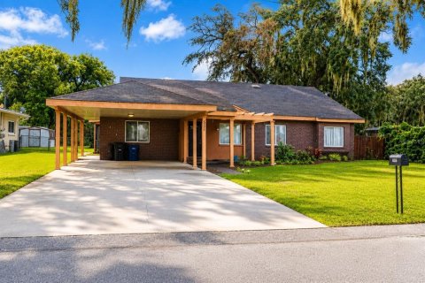 House in Bartow, Florida 3 bedrooms, 144.93 sq.m. № 2291655