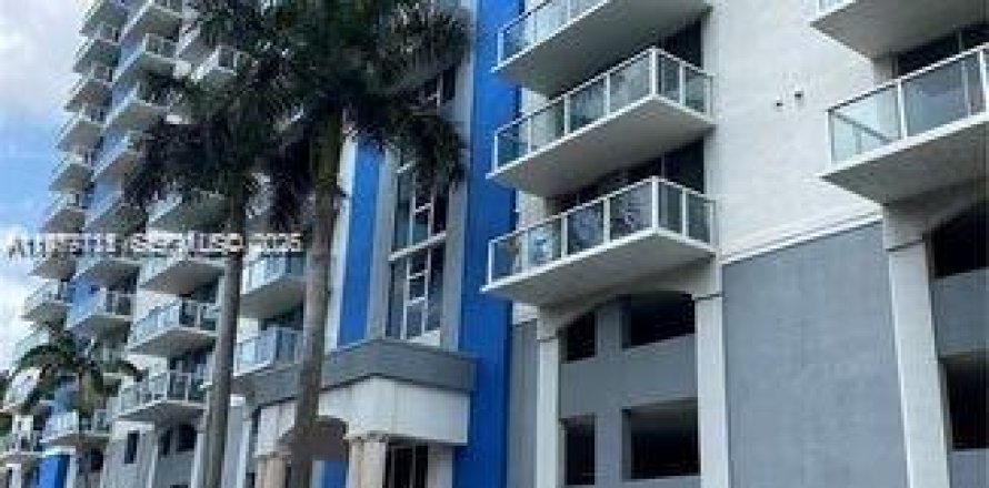 Condo à Miami, Floride, 2 chambres  № 2041969