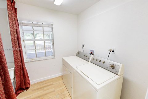 Villa ou maison à vendre à Homestead, Floride: 7 chambres, 306.02 m2 № 1857022 - photo 30