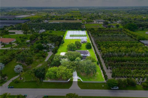 Villa ou maison à vendre à Homestead, Floride: 7 chambres, 306.02 m2 № 1857022 - photo 4