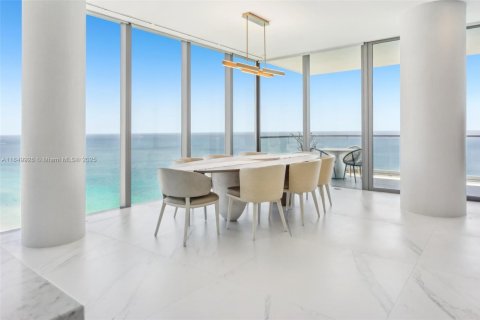 Copropriété à louer à Hallandale Beach, Floride: 3 chambres, 270.62 m2 № 1963143 - photo 10