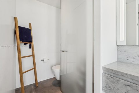 Copropriété à louer à Hallandale Beach, Floride: 3 chambres, 270.62 m2 № 1963143 - photo 30