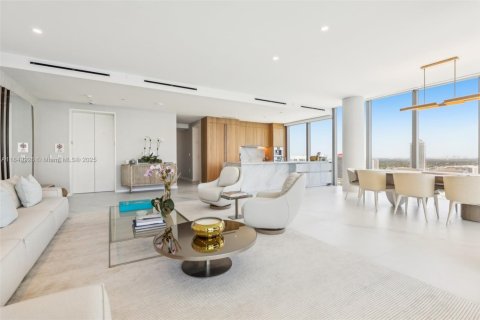 Copropriété à louer à Hallandale Beach, Floride: 3 chambres, 270.62 m2 № 1963143 - photo 7