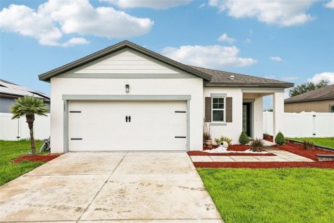 House in Deltona, Florida 3 bedrooms, 142.79 sq.m. № 2350234