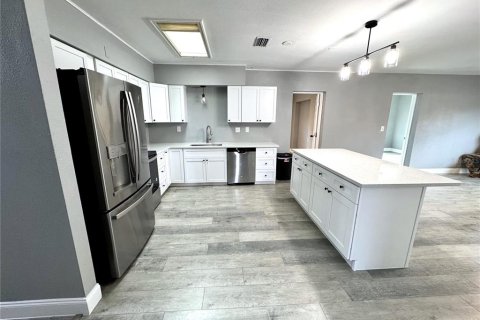 Villa ou maison à vendre à Saint Petersburg, Floride: 4 chambres, 169.45 m2 № 2349473 - photo 6