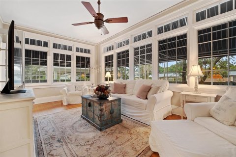House in Bartow, Florida 4 bedrooms, 486.16 sq.m. № 1666114 - photo 15