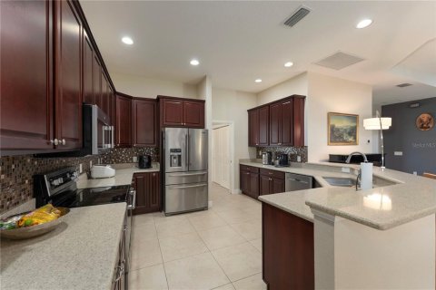 House in Oxford, Florida 3 bedrooms, 218.51 sq.m. № 1824333 - photo 7