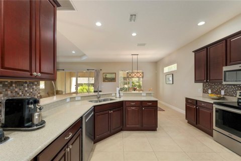 House in Oxford, Florida 3 bedrooms, 218.51 sq.m. № 1824333 - photo 10