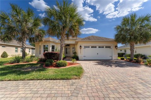 House in Oxford, Florida 3 bedrooms, 218.51 sq.m. № 1824333 - photo 1