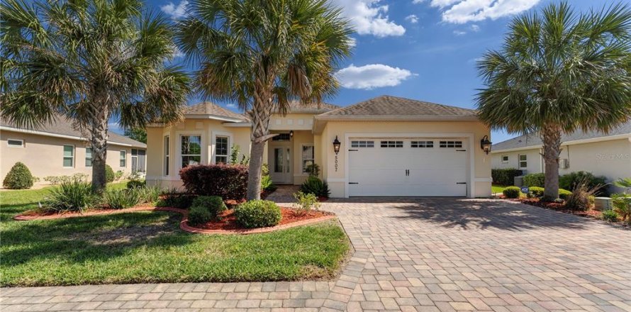 House in Oxford, Florida 3 bedrooms, 218.51 sq.m. № 1824333