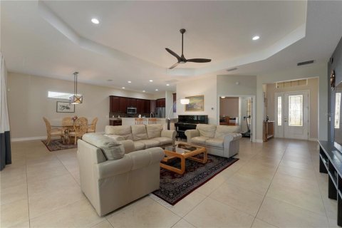 House in Oxford, Florida 3 bedrooms, 218.51 sq.m. № 1824333 - photo 3
