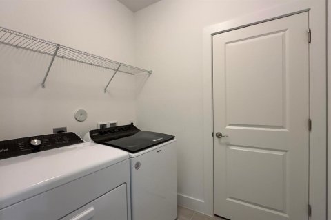 Townhouse in Deerfield Beach, Florida 3 bedrooms, 166.02 sq.m. № 2155082 - photo 19