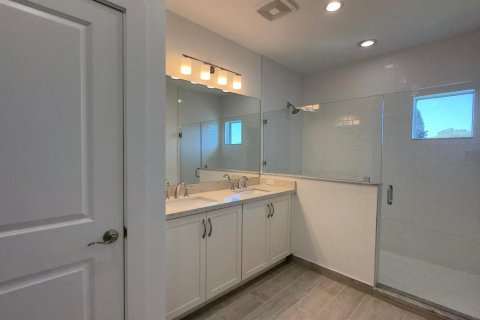 Townhouse in Deerfield Beach, Florida 3 bedrooms, 166.02 sq.m. № 2155082 - photo 14