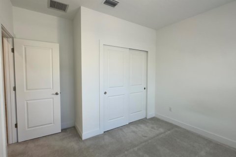 Townhouse in Deerfield Beach, Florida 3 bedrooms, 166.02 sq.m. № 2155082 - photo 10