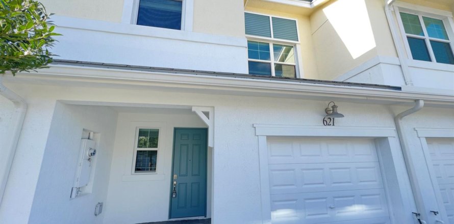 Townhouse in Deerfield Beach, Florida 3 bedrooms, 166.02 sq.m. № 2155082