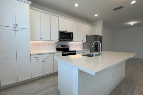 Townhouse in Deerfield Beach, Florida 3 bedrooms, 166.02 sq.m. № 2155082 - photo 4